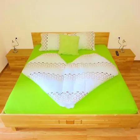 Apartment Appartementhaus Monika Flattach