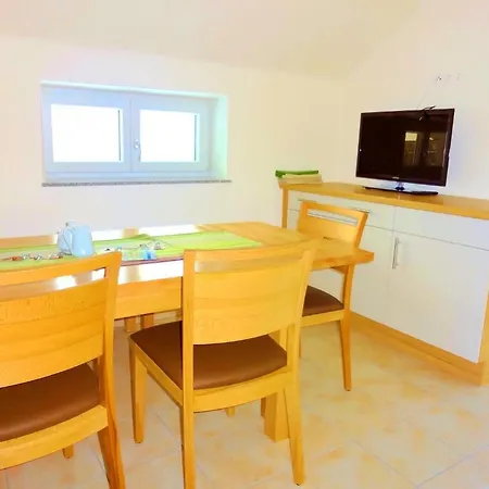 Appartementhaus Monika * Флаттах